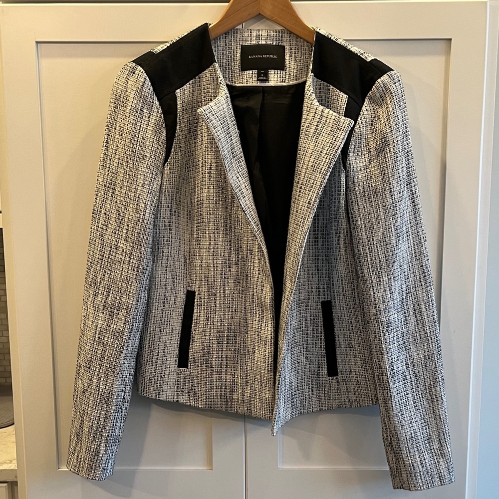 Worn 1x Banana Republic Women's Textured Black and White Open Front Blazer